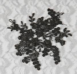 Krajka výšivka na vzorovém tylu černá