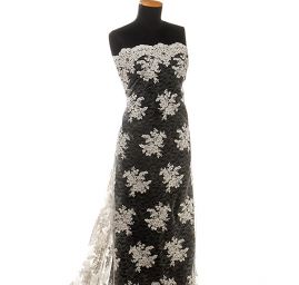 Krajka jemná výšivka na vzorovém tylu smetanová