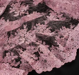 Krajka jemná výšivka na vzorovém tylu starorůžová