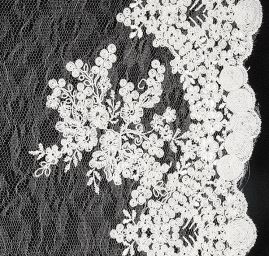 Krajka jemná výšivka na vzorovém tylu slonová kost