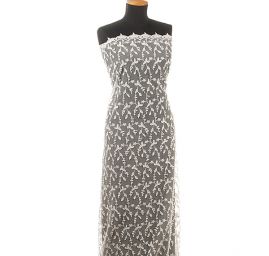 Krajka plastická výšivka na tylu slonová kost