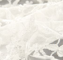 Krajka plastická výšivka na tylu slonová kost