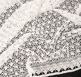 Efektní hrubá krajka jemný květinový motiv bílá