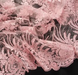 Krajka efektní výšivka na tylu starorůžová