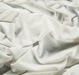 Teplejší silnější úplet buklé slonová kost