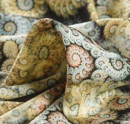 Viskozová šatová látka tisk abstraktní vzor spirál