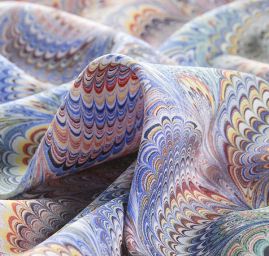 Viskozová šatová látka tisk abstraktní vzor páví peří