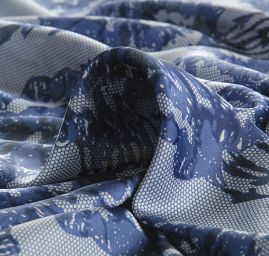 Imitace hedvábí krajkový květinový vzor modrý