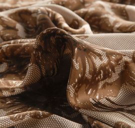 Imitace hedvábí krajkovýkvětinový vzor hnědý