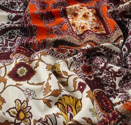 Viskozová šatová látka šátkový vzor vínový