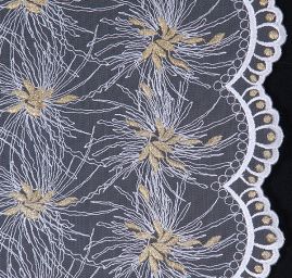 Efektní krajka s nevšedními květy  bílá/zlatá