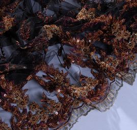 Efektní krajka vyšívaný tyl II. jakost