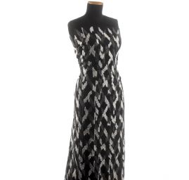 Flauš směs s vetkanou aplikací geometrický vzor