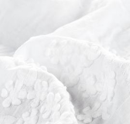 Krajka madeira bordura plastické květy bílá