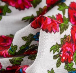 Bavlněná jemná látka imitace kašmíru květy bílá