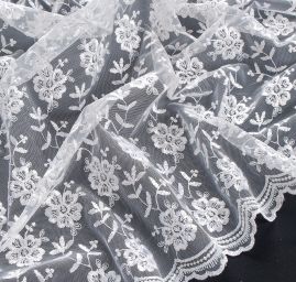 Krajka tylová výšivka květy slonová kost