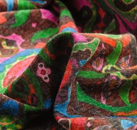 Úplet středně silný abstraktní motiv