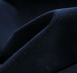 Pružný manšestr tmavě modrý na hnědém podkladě