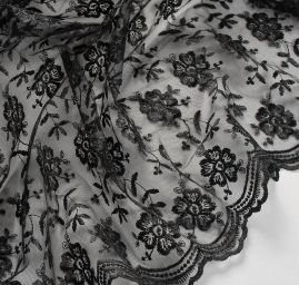 Krajka výšivka na tylu jemný romantický vzor černá