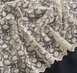 Krajka tylová drboný vzor výšivka s rexem stříbrná