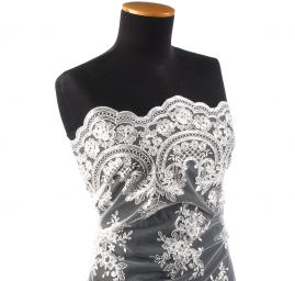 Krajka romantická výšivka na tylu ecru