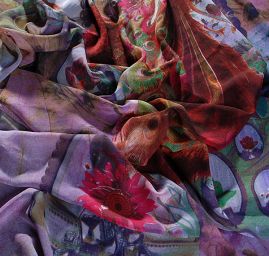 Žoržet digitální tisk páv fialový