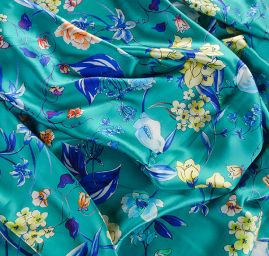 Hedvábný atlas pružný květy tyrkysový