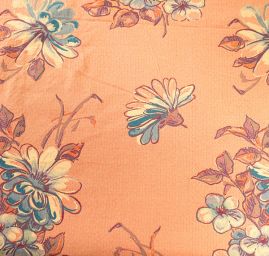 Žakárová látka s kvetinovým motívom