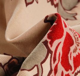 Pružný manšestr vzor květů červená/béžová