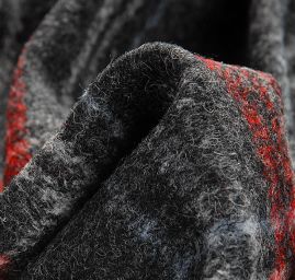 Vařená vlna kostky červeno-šedá