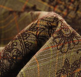 Kostýmová látka Esterhazy flock paisley zelená