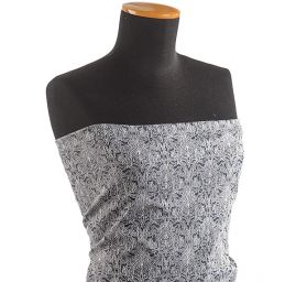 Žakárová látka ornamentální vzor tm.modrá/bílá