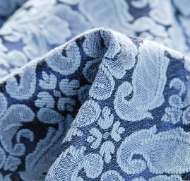 Žakárová látka se vzorem ornamentu modrá