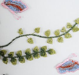 Krajka výšivka louka motýlci sv.modrý tyl