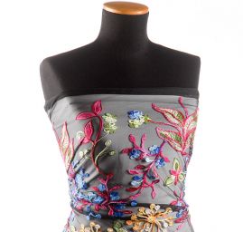 Krajka výšivka květiny na černém tylu