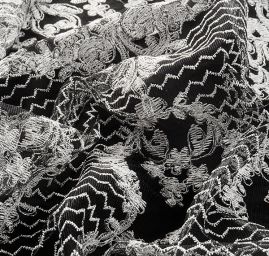 Krajka výšivka na tylu stříbrná květinový ornament