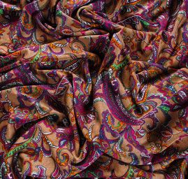 Úplet teplejší s vlasem tisk paisley hnědý