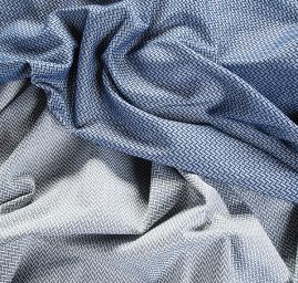 Žakárová látka vzor hranaté vlnky modrobílá