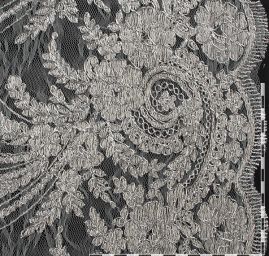 Krajka efektní lurexová výšivka šedostříbrná