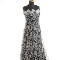 Krajka síť s flitry slonová kost/stříbro