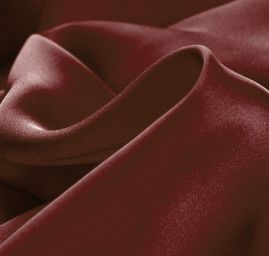 Pružný satén hnědovínový