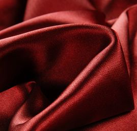 Pružný satén hnědovínový