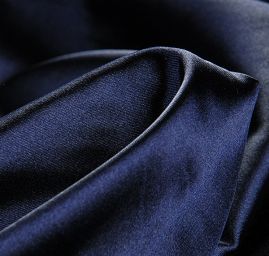 Pružný satén tmavě modrý