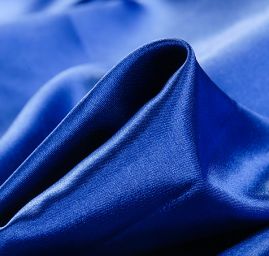 Pružný satén nivea modrá