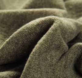 Úplet teplejší s vlasem zelený