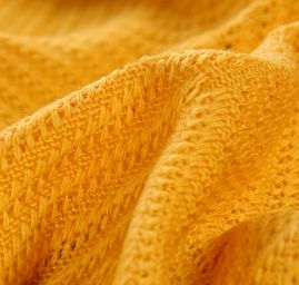 Pletenina imitující ručně pletený svetr žlutá