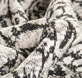 Pletenina žakár květy černobílá