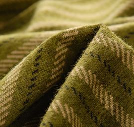 Teplejší žakárový úplet proužky olivový