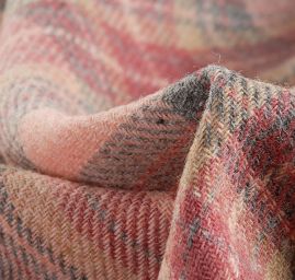 Vlněná kostýmová látka káro starorůžová