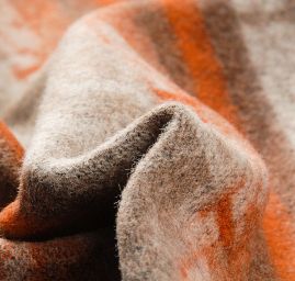 Vařená vlna etno vzor rezavá/hnědá